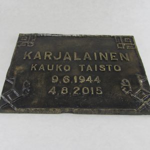 Karjalainen pronssilaatta