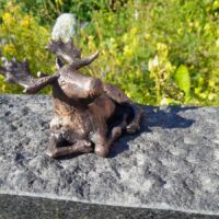 Hirvi hautakivikoriste